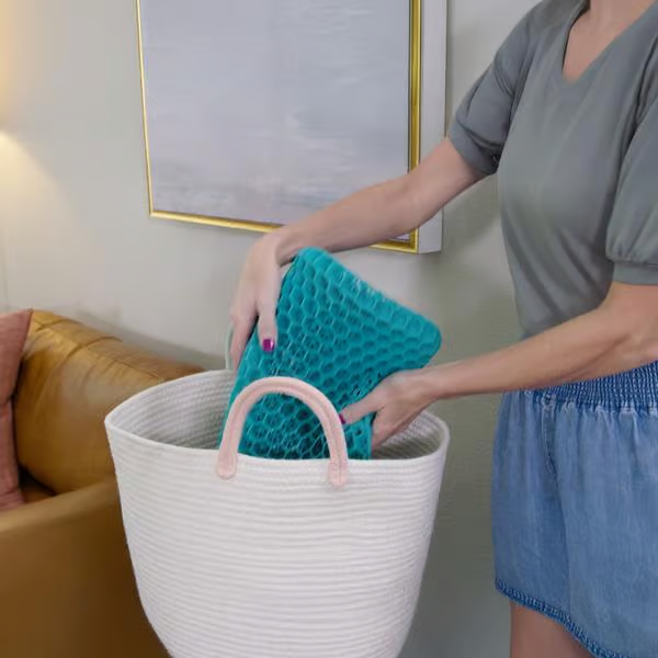 1+1 GRATIS: Dreamolino SoftSitter Sitzkissen mit Wabenstruktur 1+1 GRATIS: Dreamolino SoftSitter Sitzkissen mit Wabenstruktur