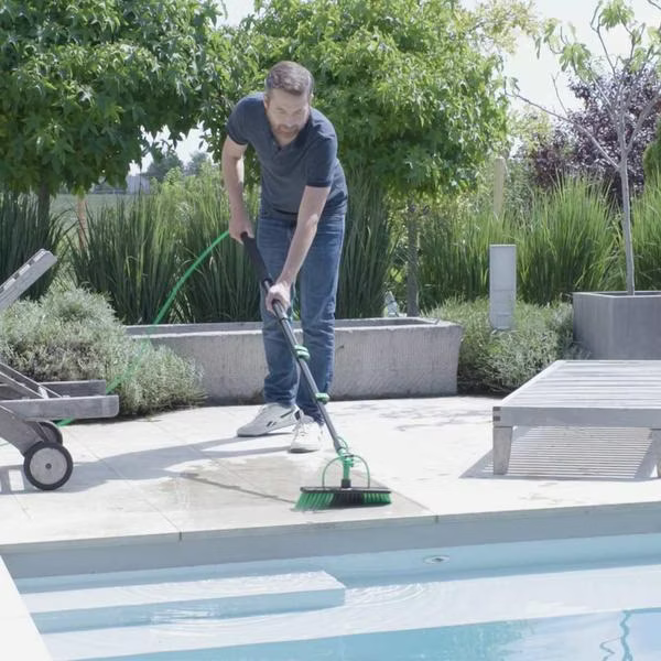 Hammersmith AquaClean Deluxe - телескопическая водяная щётка 2-в-1 с аксессуарами Hammersmith AquaClean Deluxe - телескопическая водяная щётка 2-в-1 с аксессуарами