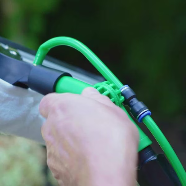 Hammersmith AquaClean Deluxe - телескопическая водяная щётка 2-в-1 с аксессуарами Hammersmith AquaClean Deluxe - телескопическая водяная щётка 2-в-1 с аксессуарами